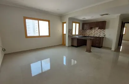 Apartment - 2 Bedrooms - 2 Bathrooms for rent in Busaiteen - Muharraq Governorate