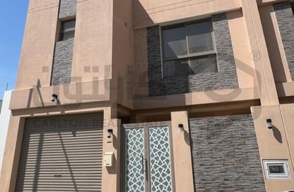 Villa - 5 Bedrooms - 6 Bathrooms for sale in Busaiteen - Muharraq Governorate