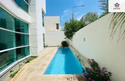 Villa - 4 Bedrooms - 4 Bathrooms for rent in Mahooz - Manama - Capital Governorate