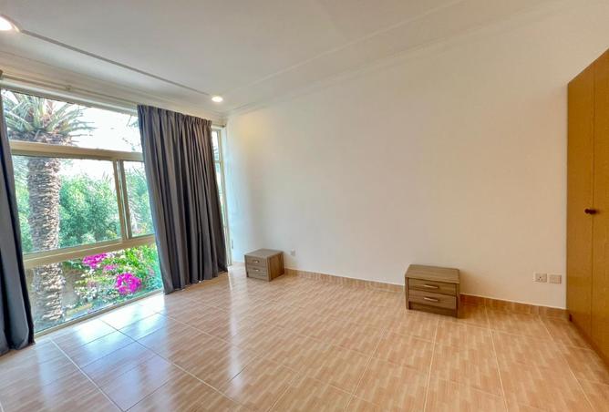 992378 - Property Image 2