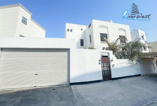 956566 - Property Image 2
