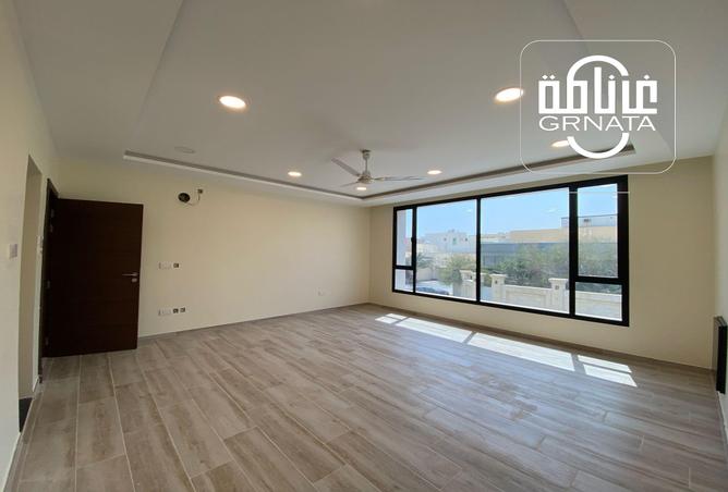 Apartment - 4 Bedrooms - 4 Bathrooms for rent in Busaiteen - Muharraq Governorate
