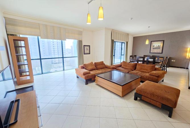 Apartment - 2 Bedrooms - 3 Bathrooms for rent in Al Juffair - Capital Governorate