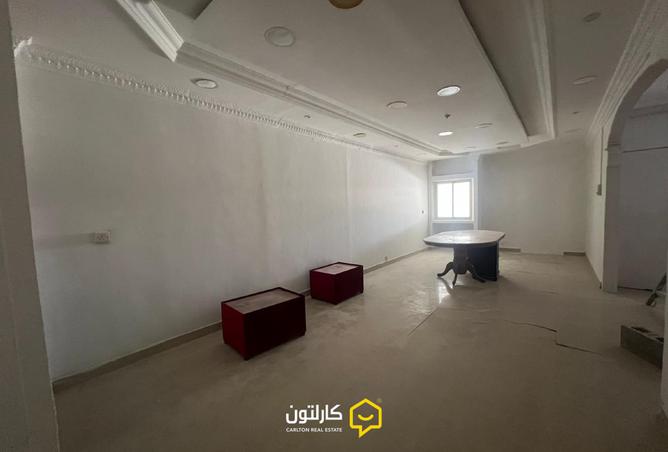 935912 - Property Image 2