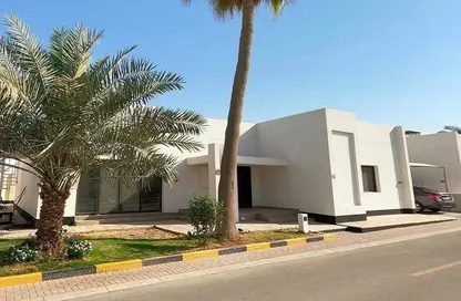 Villa - 3 Bedrooms - 4 Bathrooms for rent in Sanad - Central Governorate