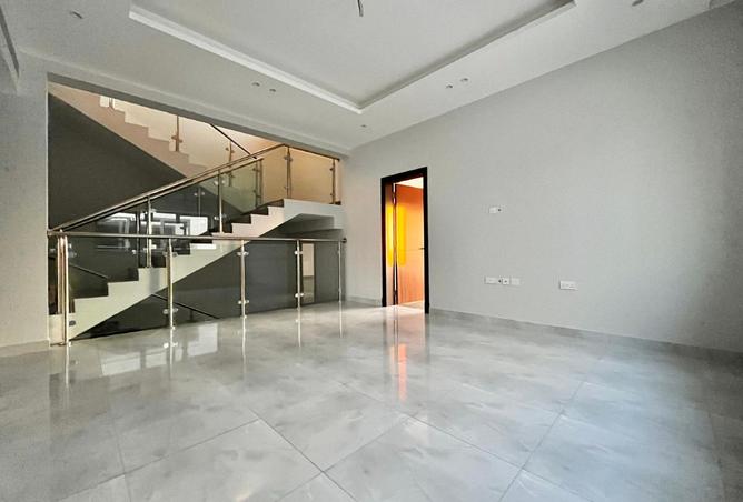 967532 - Property Image 2