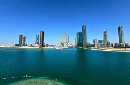 Apartment - 3 Bedrooms - 5 Bathrooms for rent in Reef Island - Capital Governorate