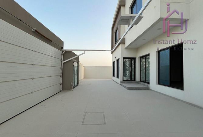 988503 - Property Image 2