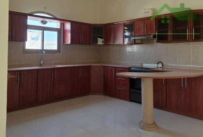 965005 - Property Image 2