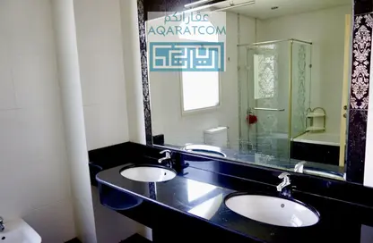 Villa - 4 Bedrooms - 5 Bathrooms for sale in Bu Quwah - Northern Governorate