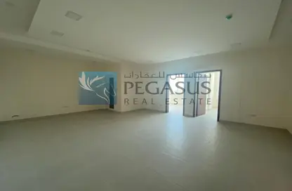 Empty Room image for: Office Space - Studio - 2 Bathrooms for rent in Budaiya - Northern Governorate, Image 1