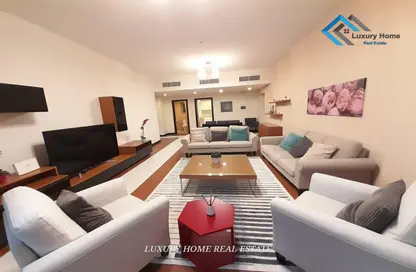 Living Room image for: Apartment - 3 Bedrooms - 4 Bathrooms for rent in Al Juffair - Capital Governorate, Image 1