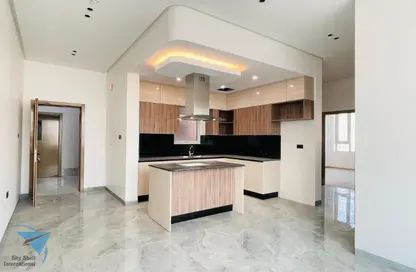 Apartment - 2 Bedrooms - 2 Bathrooms for rent in Salmaniya - Manama - Capital Governorate