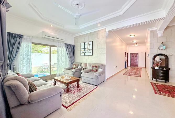 976719 - Property Image 2