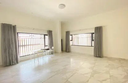 Apartment - 2 Bedrooms - 2 Bathrooms for rent in Maqabah - Northern Governorate