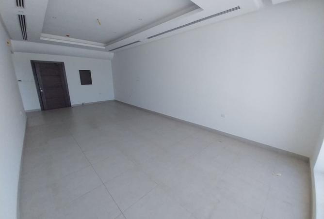 970383 - Property Image 2