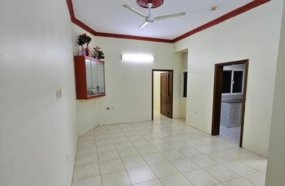 Apartment - 2 Bedrooms - 2 Bathrooms for rent in Manama - Capital Governorate
