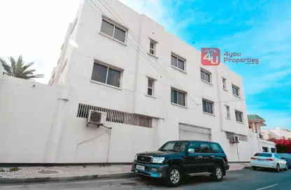 Whole Building - 7+ Bedrooms - 7+ Bathrooms for rent in Riffa - Southern Governorate