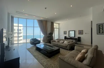 Living Room image for: Apartment - 2 Bedrooms - 3 Bathrooms for sale in Al Juffair - Capital Governorate, Image 1