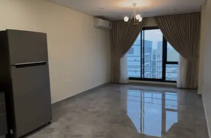 Apartment - 1 Bedroom - 1 Bathroom for rent in Al Burhama - Manama - Capital Governorate