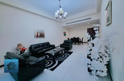 Apartment - 3 Bedrooms - 3 Bathrooms for rent in Al Juffair - Capital Governorate