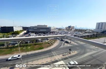 Apartment - 2 Bedrooms - 3 Bathrooms for rent in Busaiteen - Muharraq Governorate