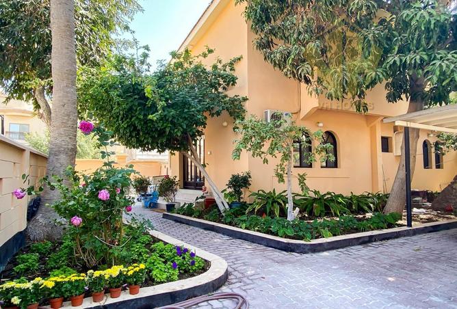 988531 - Property Image 2