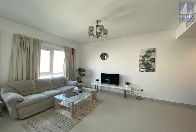 985323 - Property Image 3