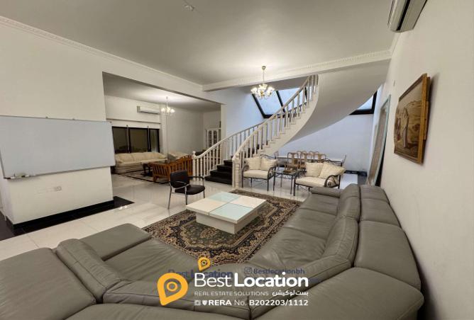 905426 - Property Image 2
