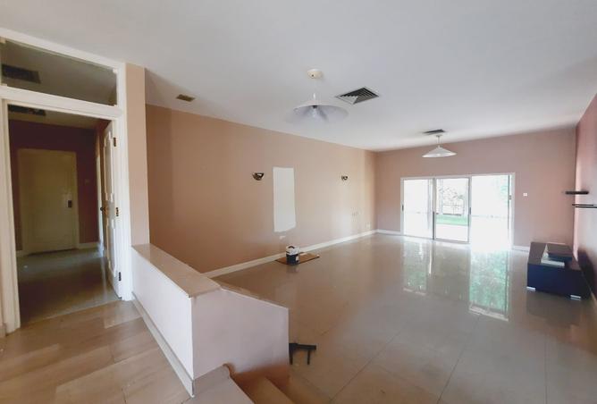 987821 - Property Main Image