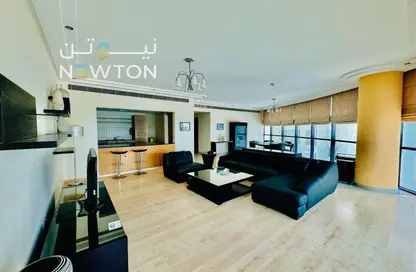 Apartment - 2 Bedrooms - 4 Bathrooms for rent in Al Juffair - Capital Governorate