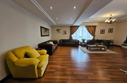 Apartment - 4 Bedrooms - 5 Bathrooms for rent in Abraj Al Lulu - Manama - Capital Governorate