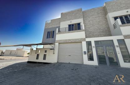Villa - 4 Bedrooms - 5 Bathrooms for rent in Hamad Town - Northern Governorate