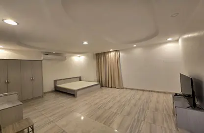 Apartment - Studio - 1 Bathroom for rent in Busaiteen - Muharraq Governorate