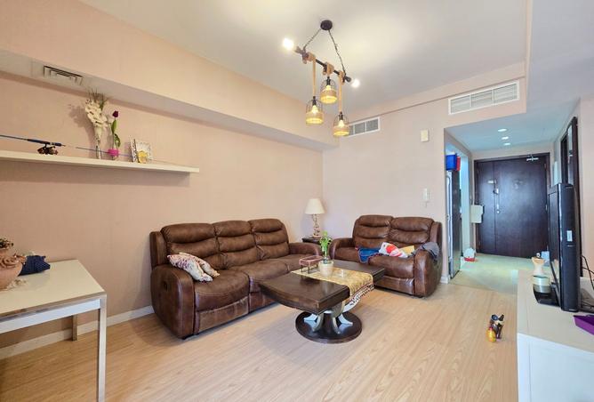 982001 - Property Image 2