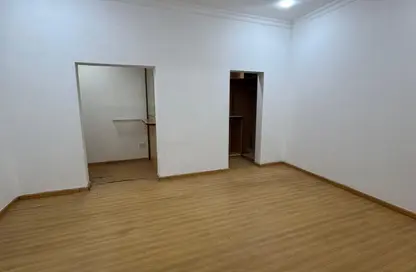 Apartment - 3 Bedrooms - 3 Bathrooms for rent in Jid Ali - Central Governorate