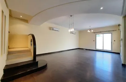 Villa - 3 Bedrooms - 5 Bathrooms for sale in Jeblat Hebshi - Northern Governorate