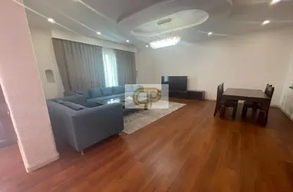 Living / Dining Room image for: Villa - 2 Bedrooms - 4 Bathrooms for rent in Al Juffair - Capital Governorate, Image 1