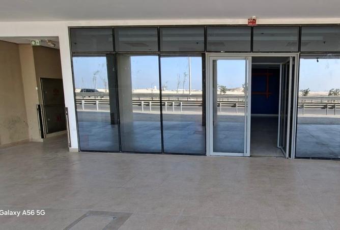 984217 - Property Image 2