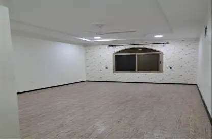 Apartment - 3 Bedrooms - 3 Bathrooms for rent in Al Dair - Muharraq Governorate