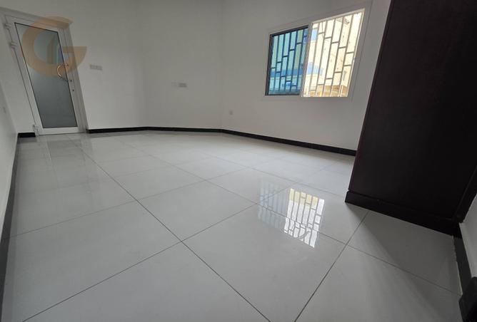 980112 - Property Image 2