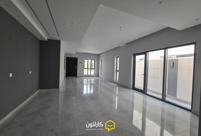 922176 - Property Image 3