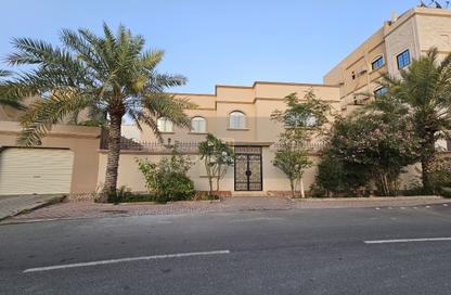 Villa - 5 Bedrooms - 4 Bathrooms for sale in Janabiya - Northern Governorate