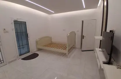 Apartment - Studio - 1 Bathroom for rent in Adliya - Manama - Capital Governorate