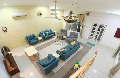 Villa - 4 Bedrooms - 5 Bathrooms for rent in Hidd - Muharraq Governorate