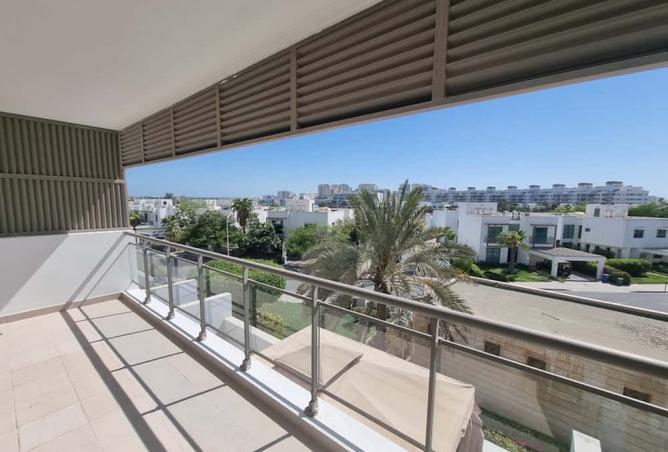 957110 - Property Image 2