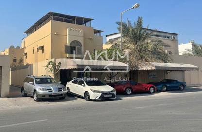 Villa - 4 Bedrooms - 5 Bathrooms for sale in Sanad - Central Governorate