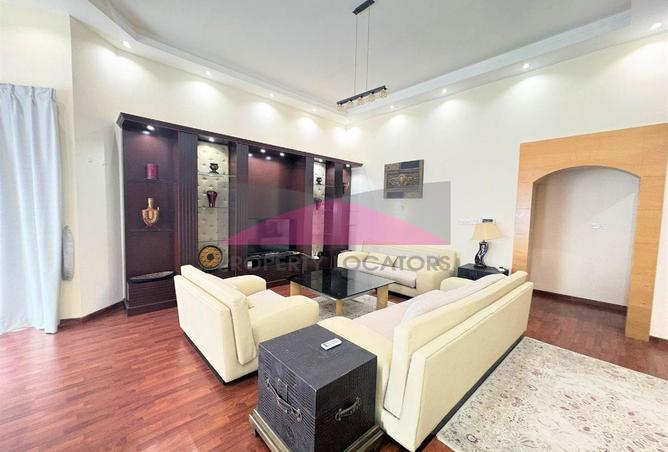 960701 - Property Image 2