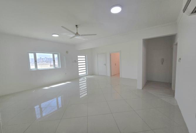 954446 - Property Image 2