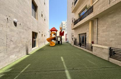 Apartment - 2 Bedrooms - 2 Bathrooms for rent in Um Al Hasam - Manama - Capital Governorate